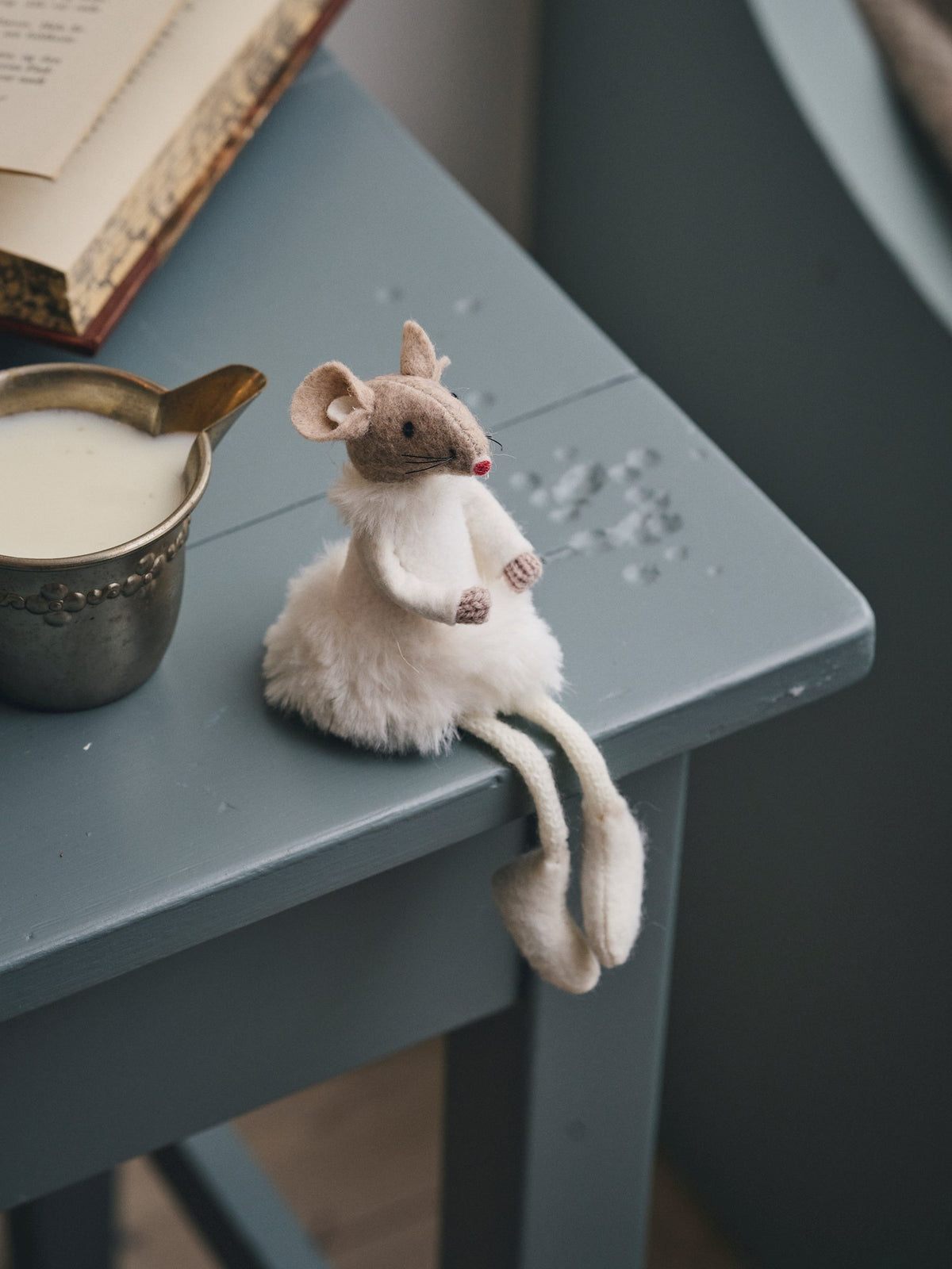 Decorative ballerina mouse