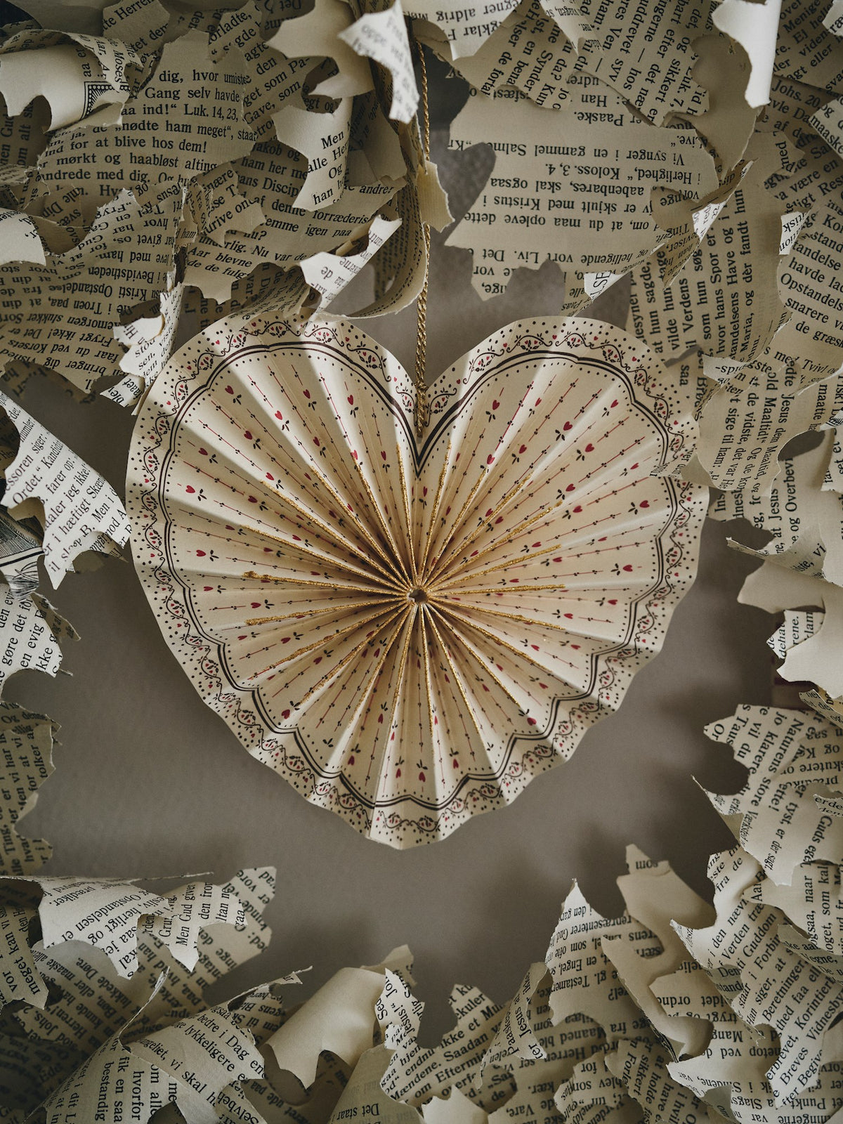 Hanging rosette heart