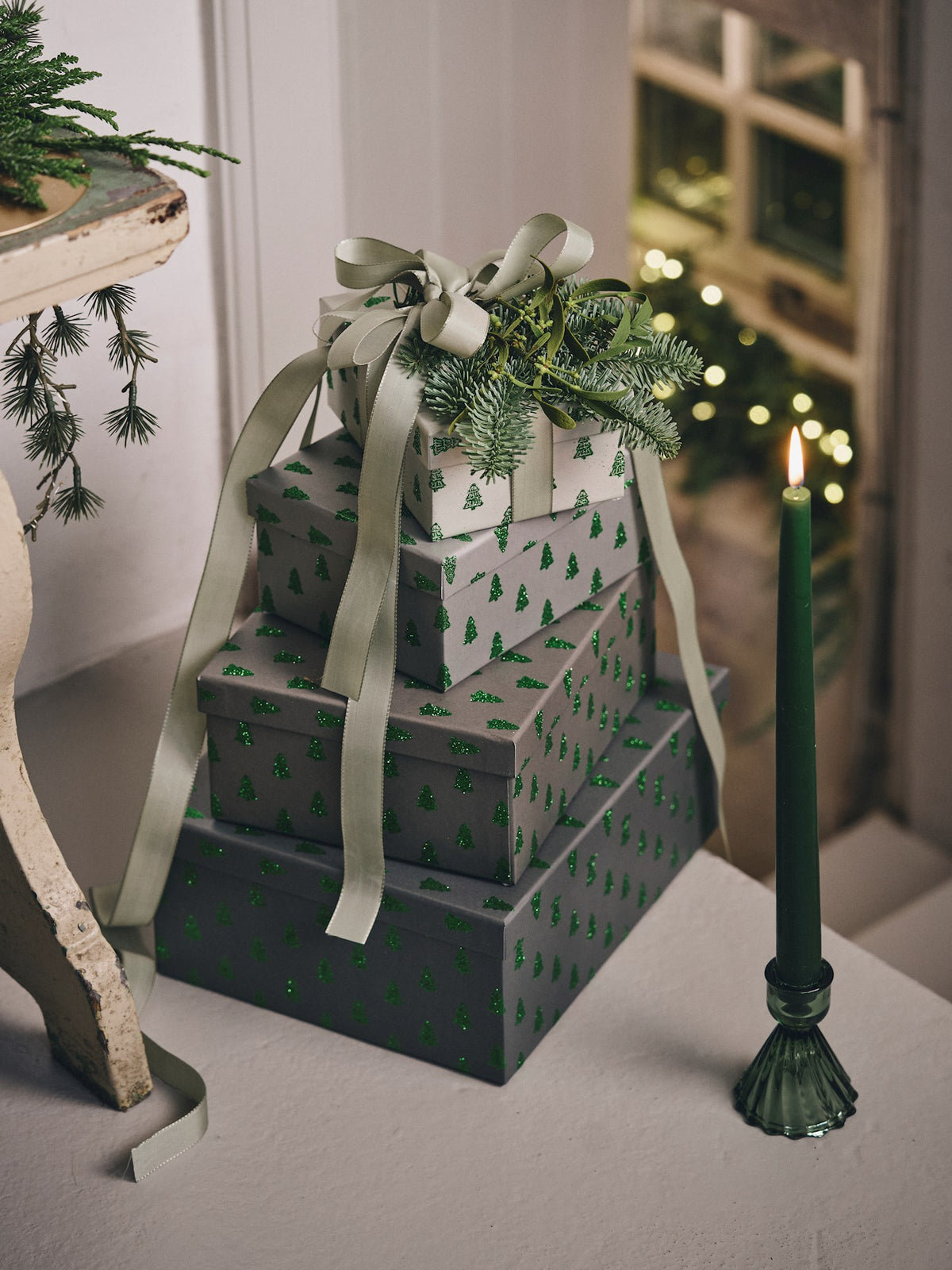 Gift box with glitter