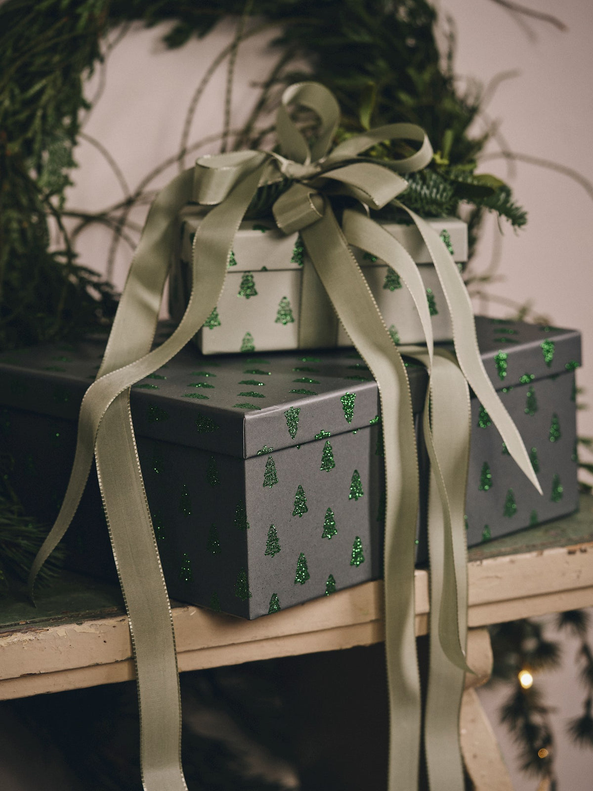 Gift box with glitter