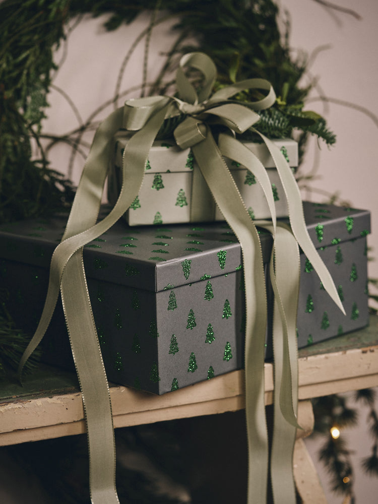 Gift box with glitter