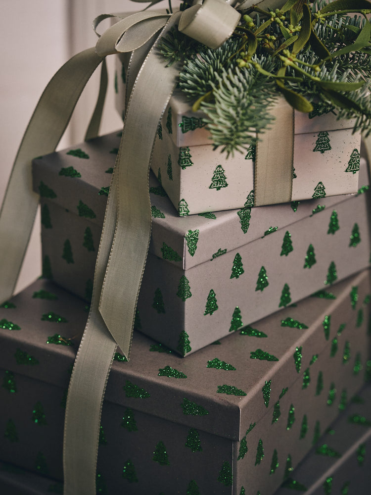 Gift box with glitter