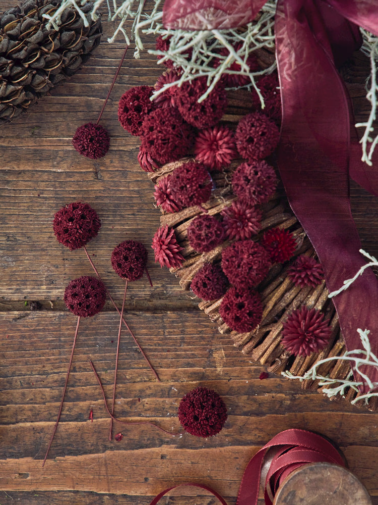 Decorative dried flowers