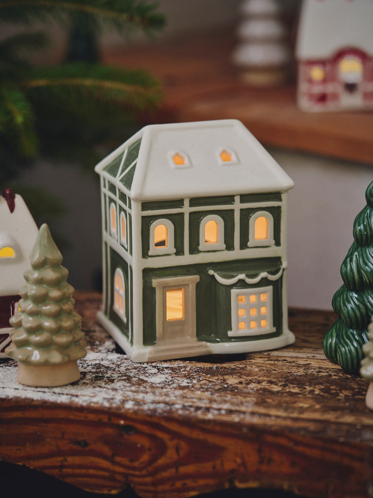 Decorative house for tealights