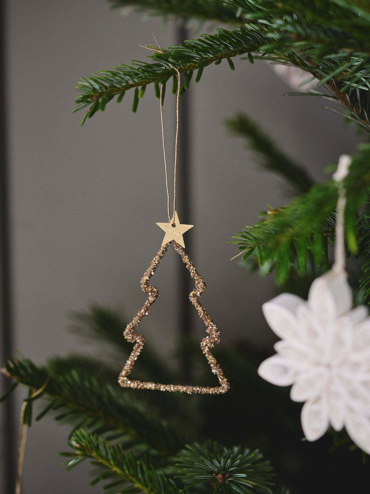 Christmas ornament tree with glitter