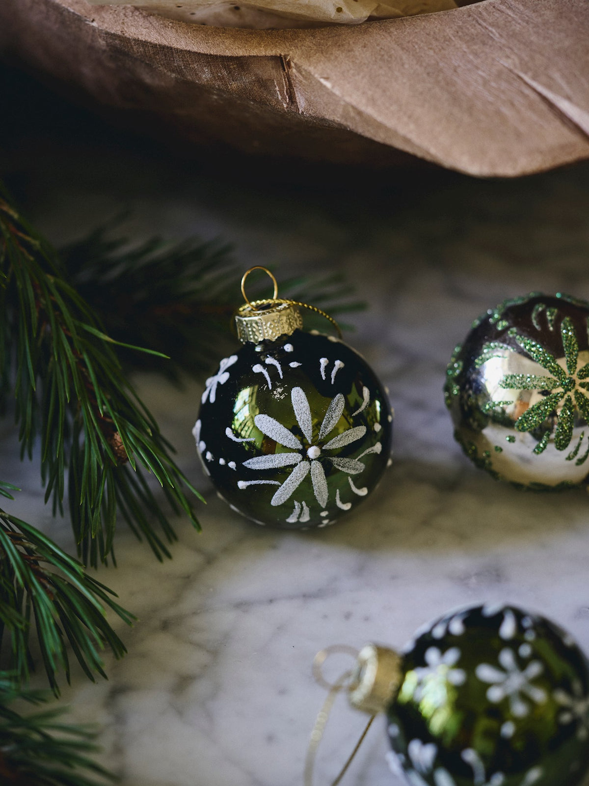 Bauble with glitter