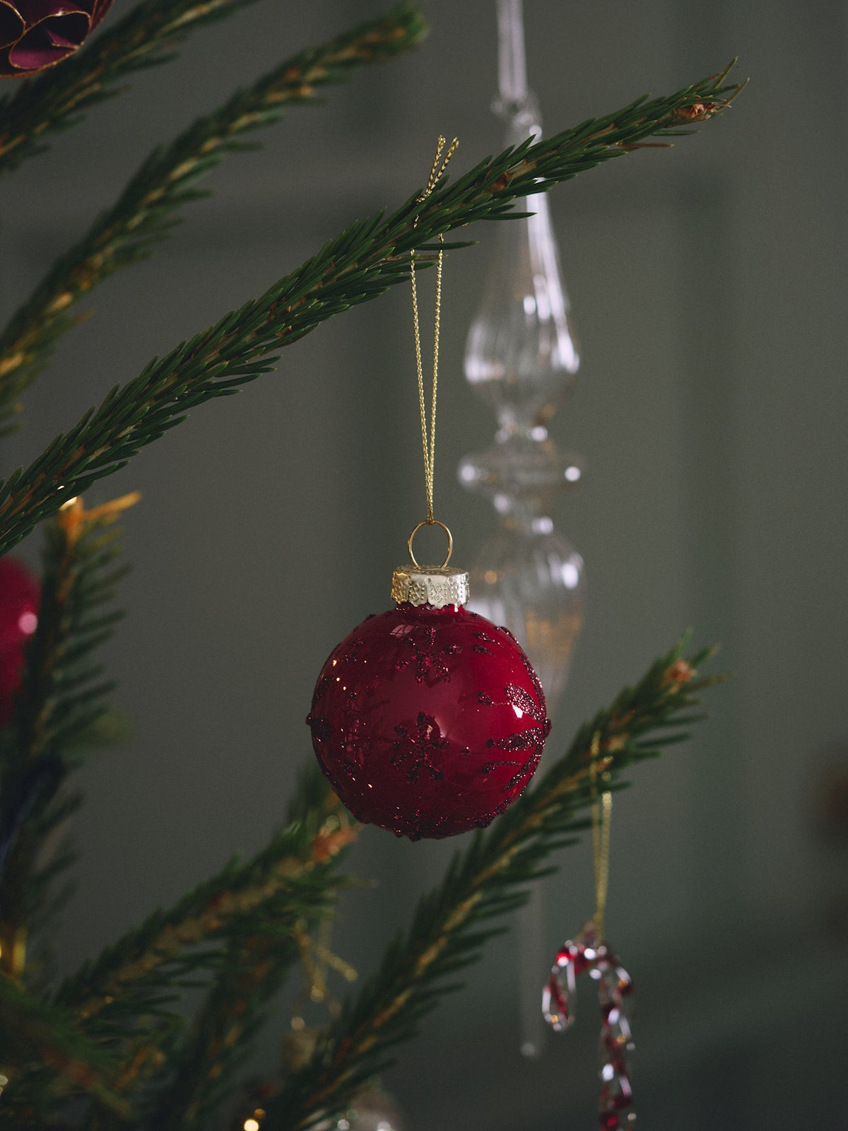 Bauble with glitter