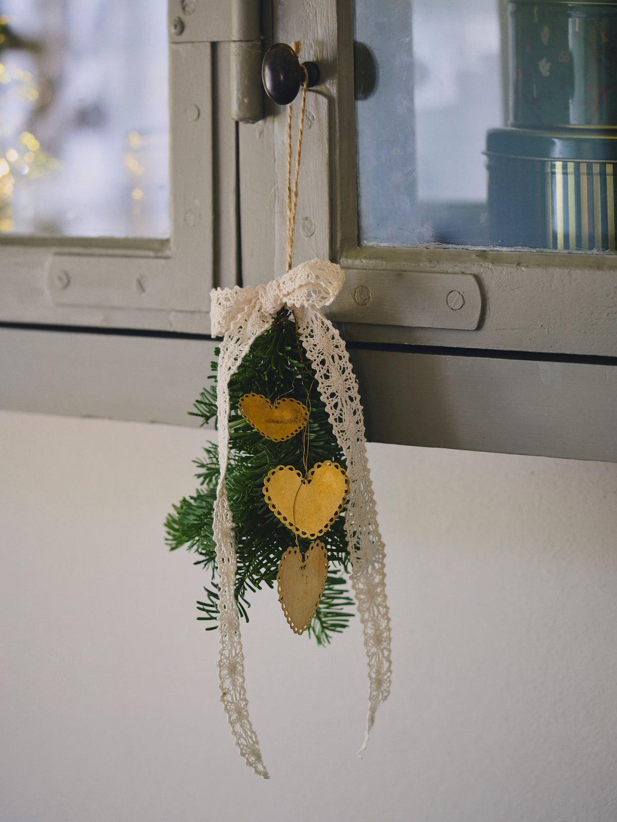 Hanging hearts