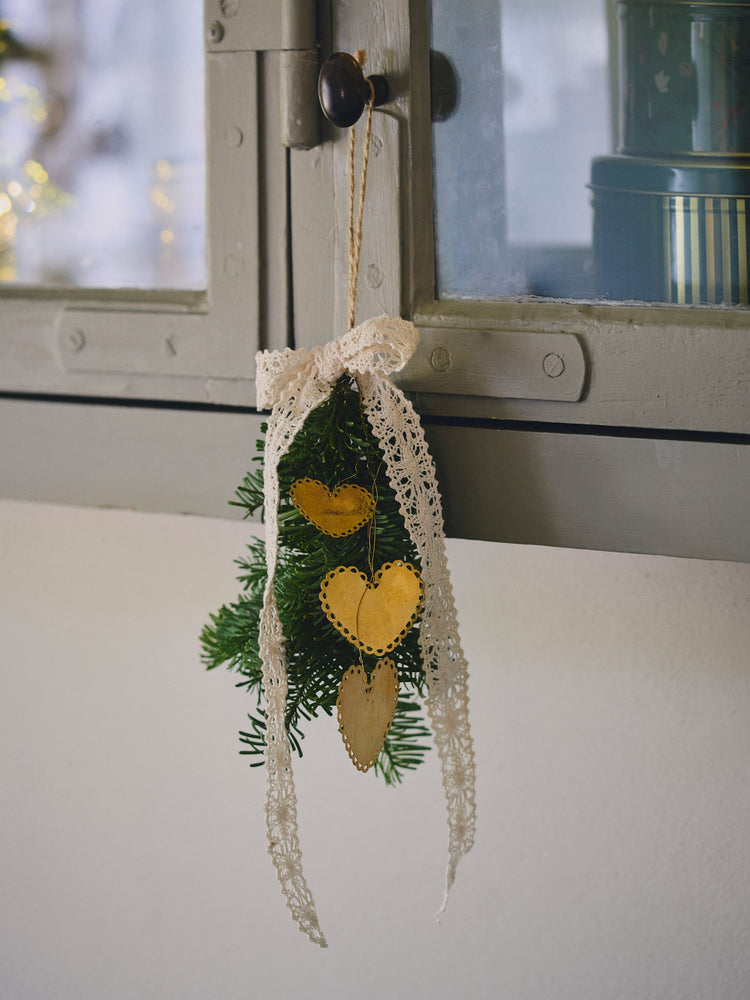 Hanging hearts