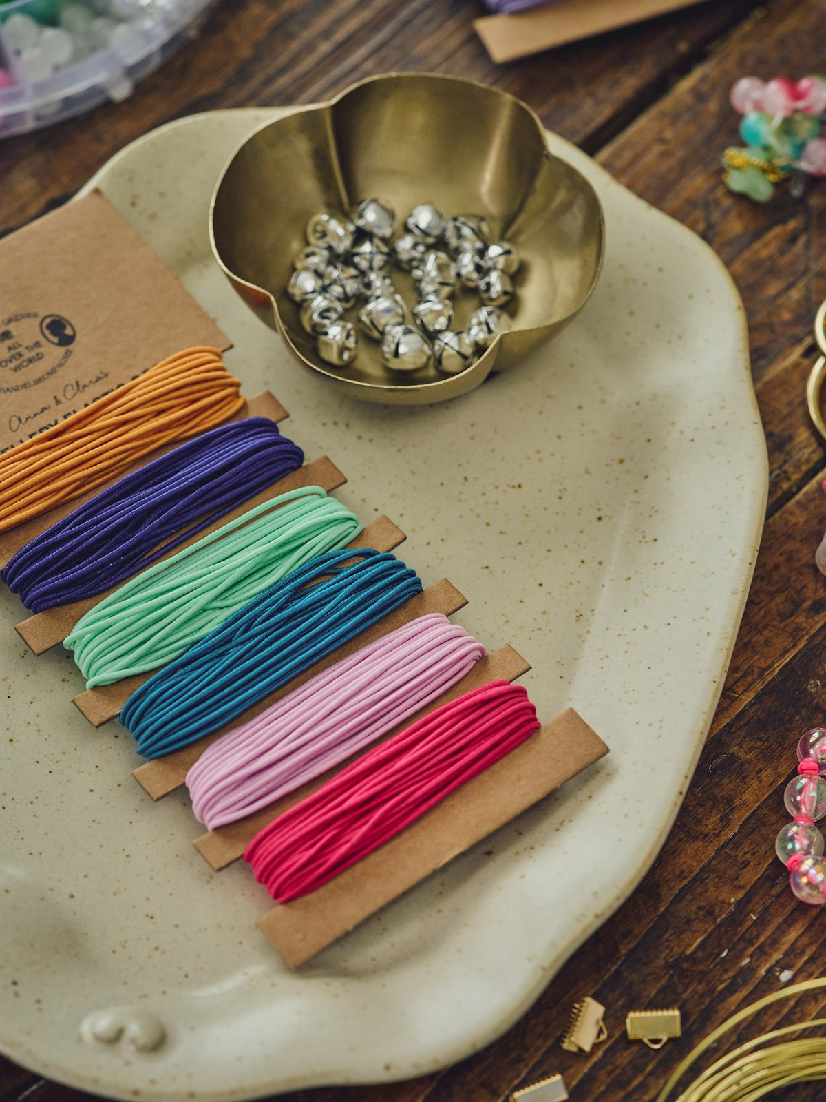 Elastic jewellery string