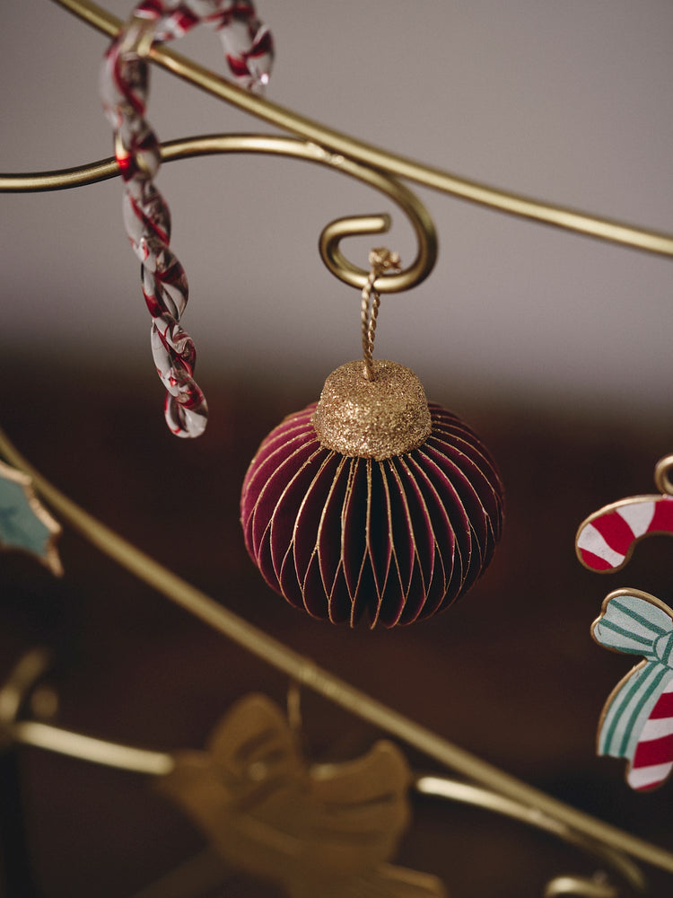 Christmas ornament with glitter