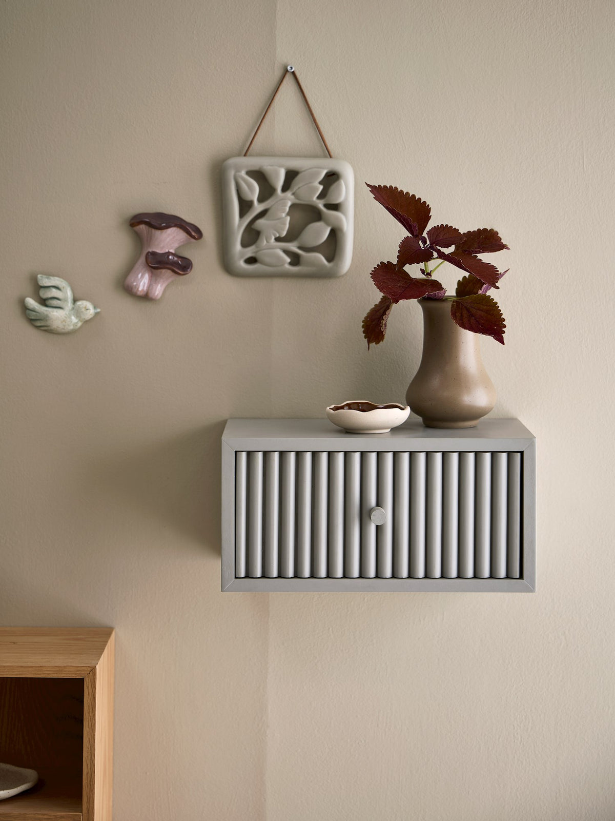 Floating shelf with drawer