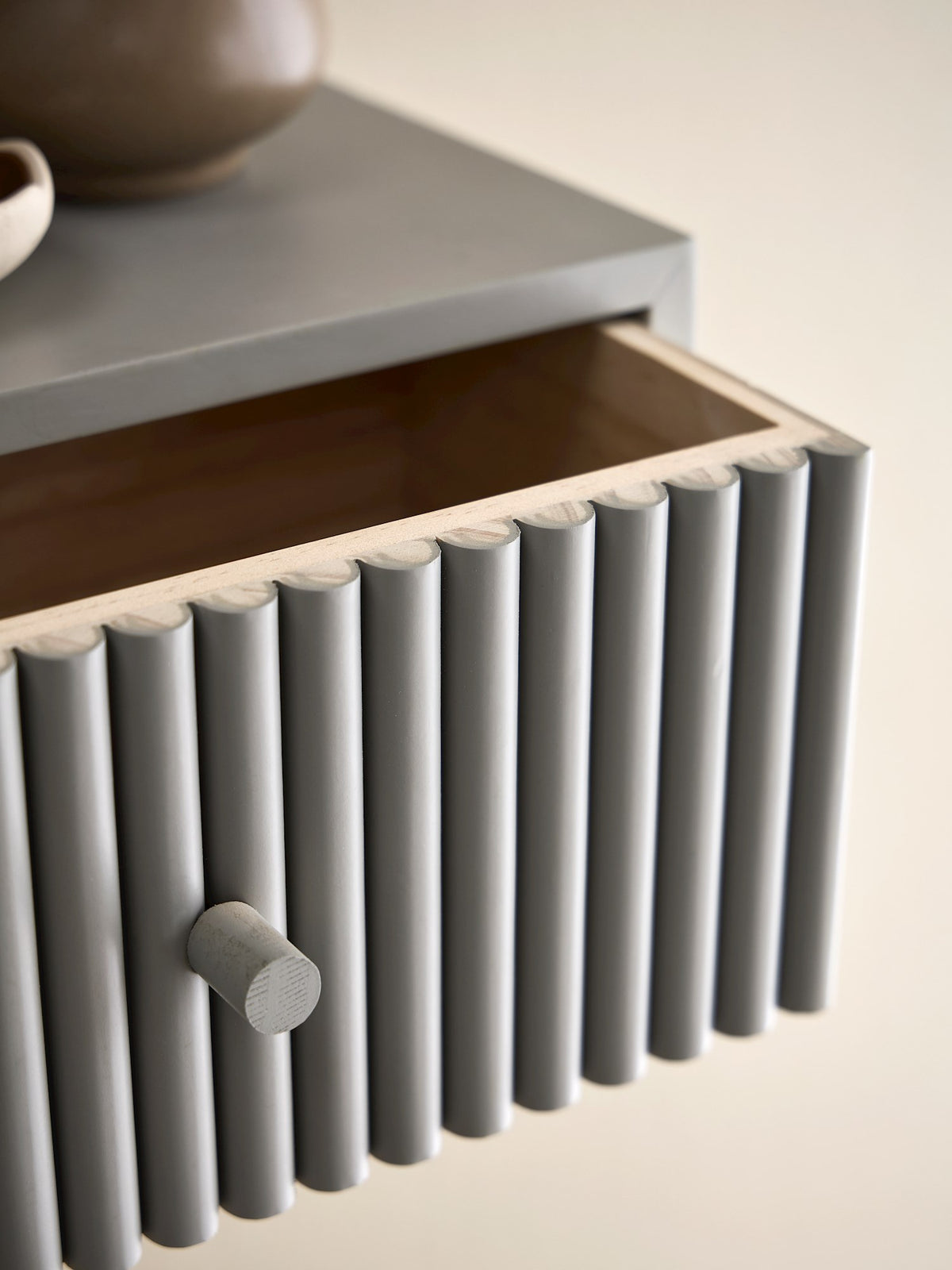 Floating shelf with drawer