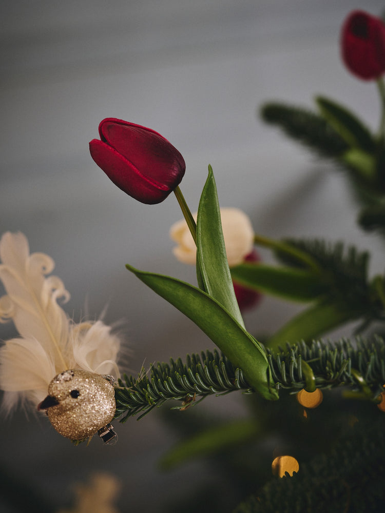 Artificial tulips