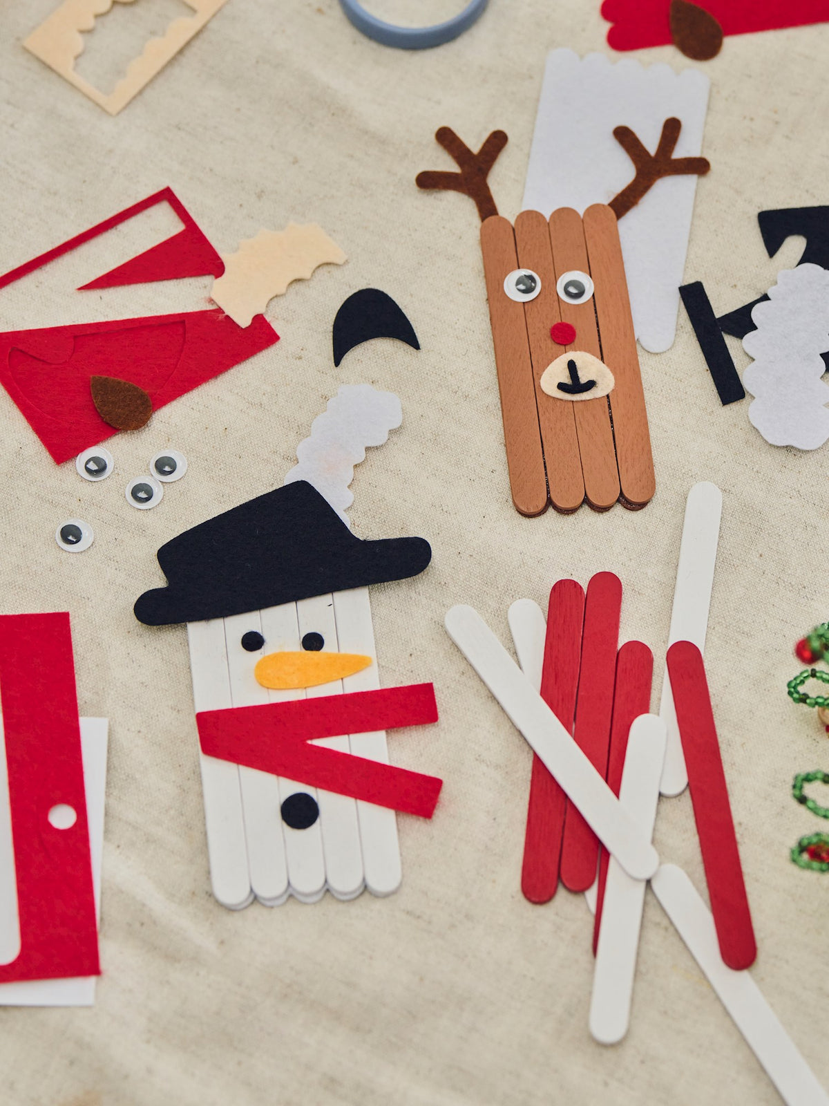 DIY Christmas stick figurines