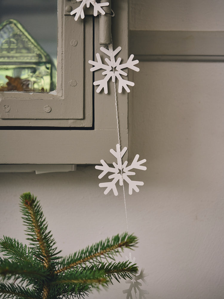 Garland snowflake