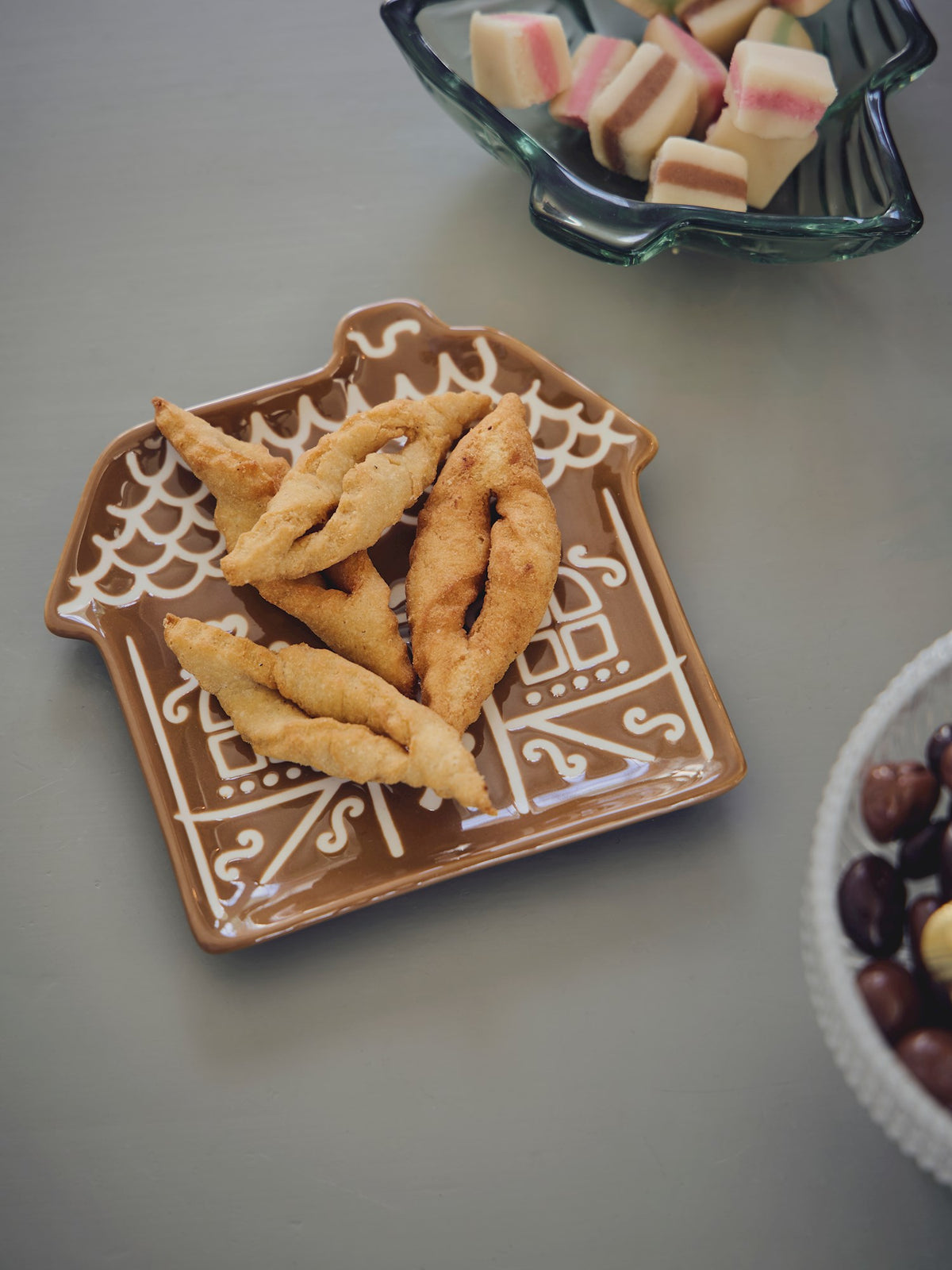 Gingerbread house plate