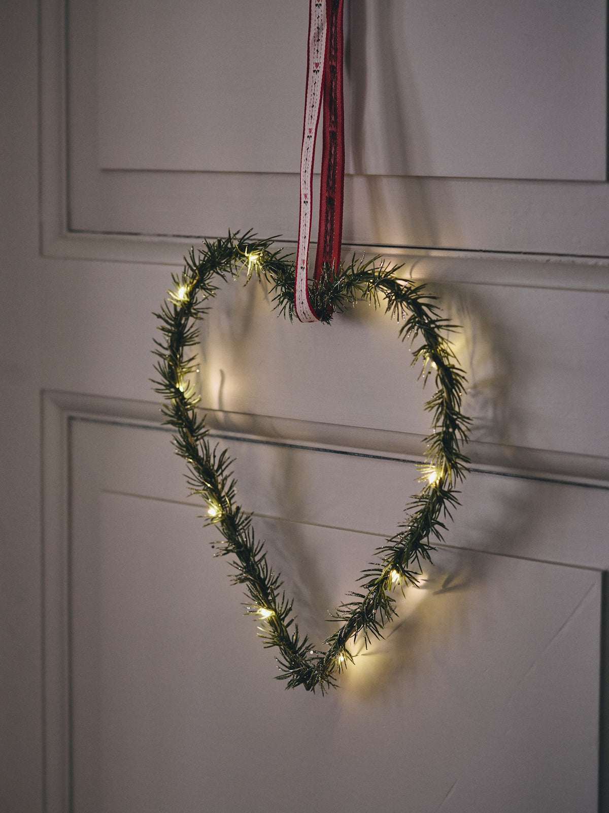 Heart lamp with LED light