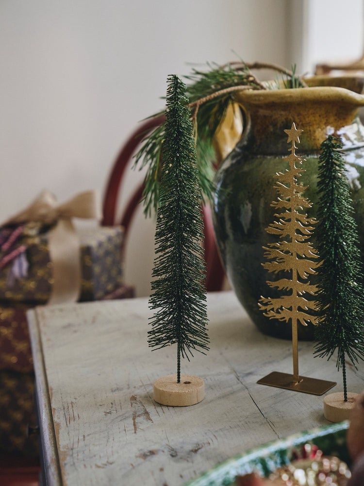 Decorative glitter tree