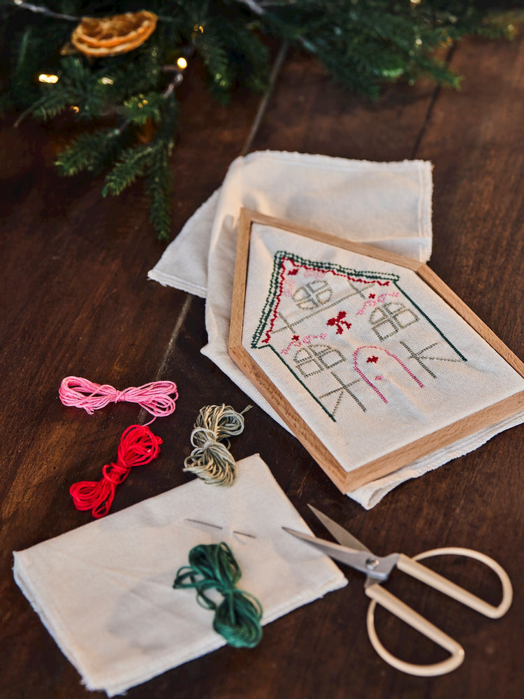 Embroidery kit Christmas house