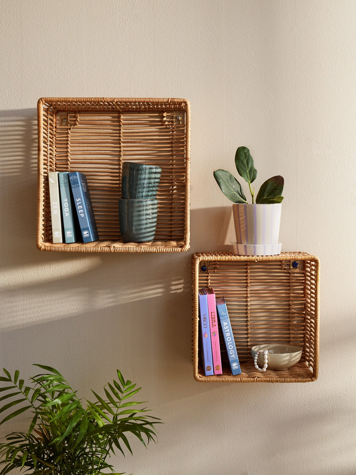 Wall shelf