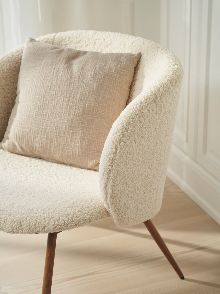 Lounge chair with teddy fabric