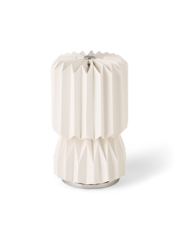 Table lamp with USB