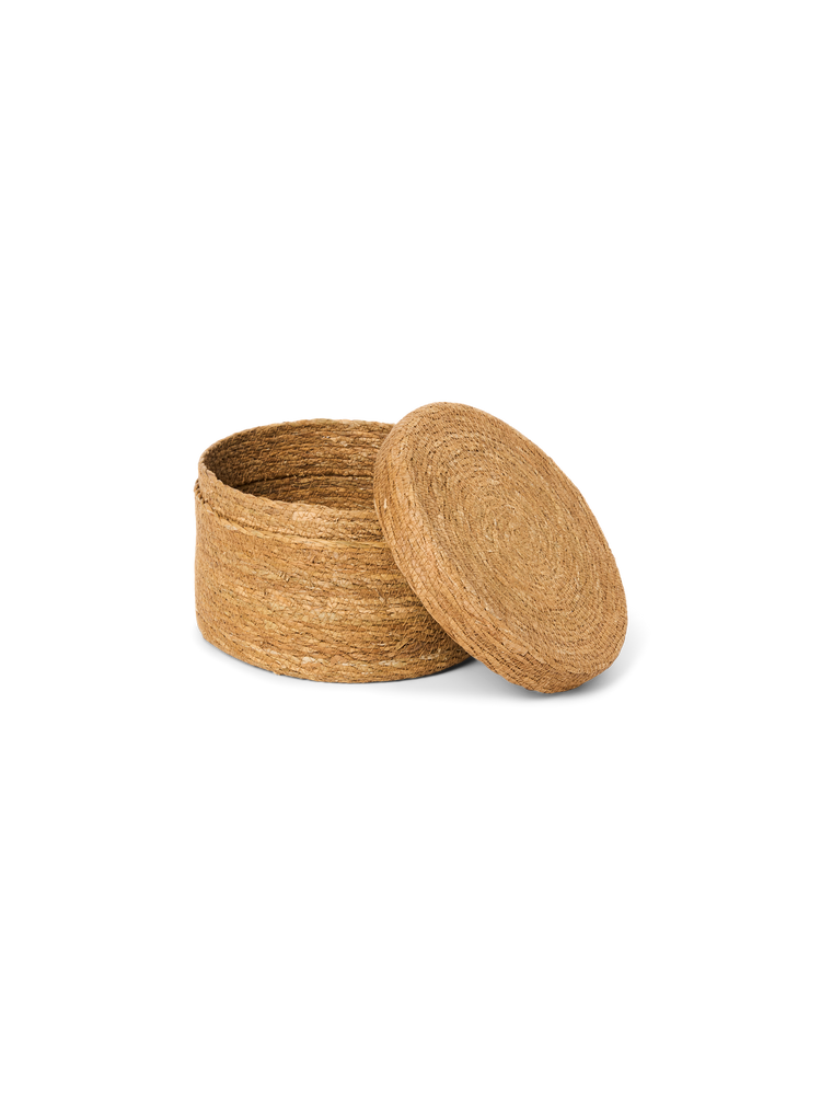 Round woven basket with lid