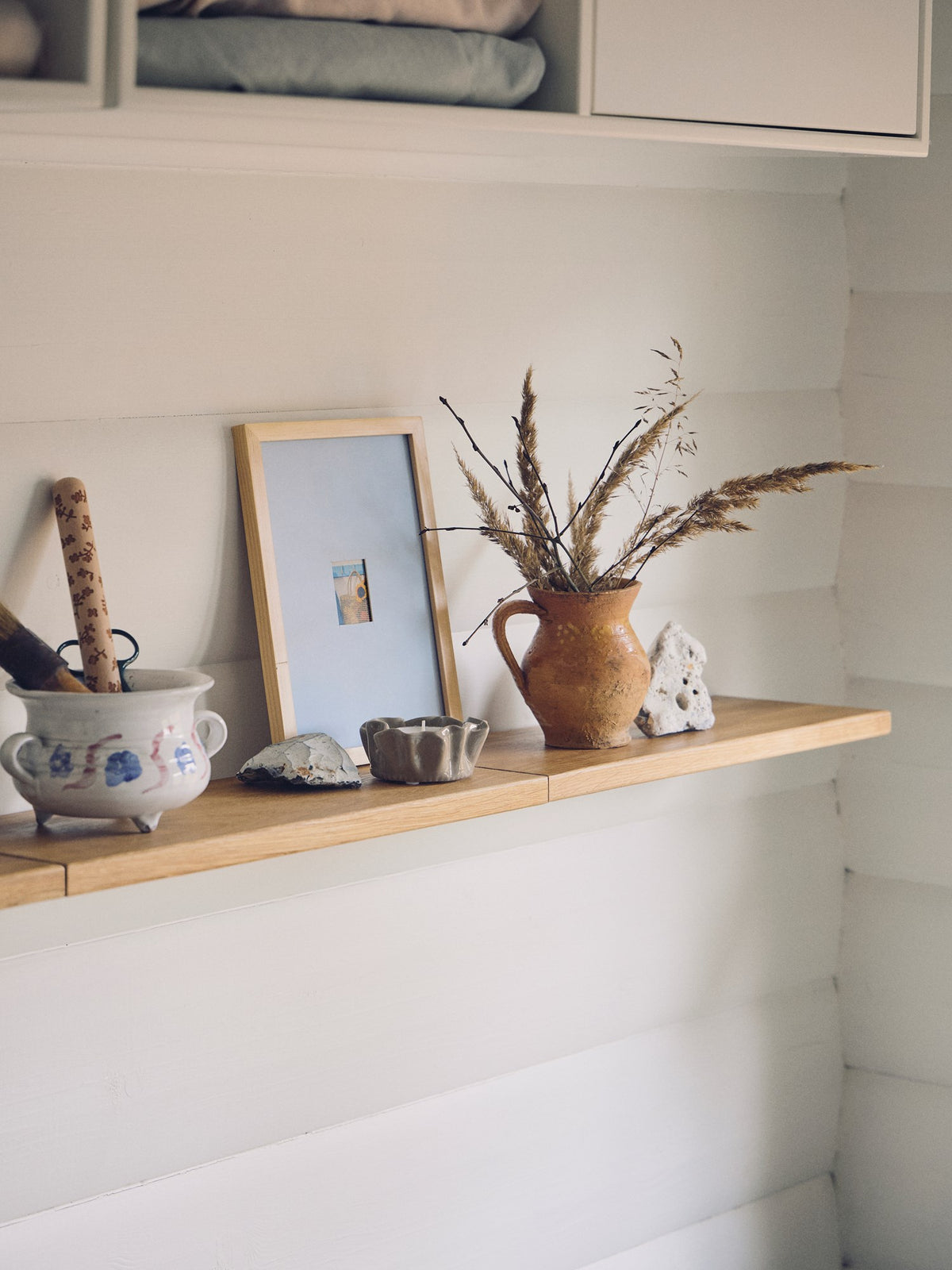 Wall shelf