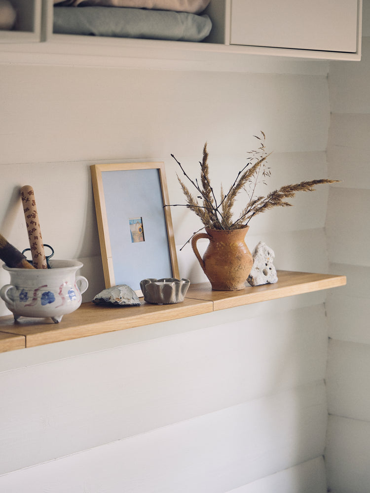 Wall shelf