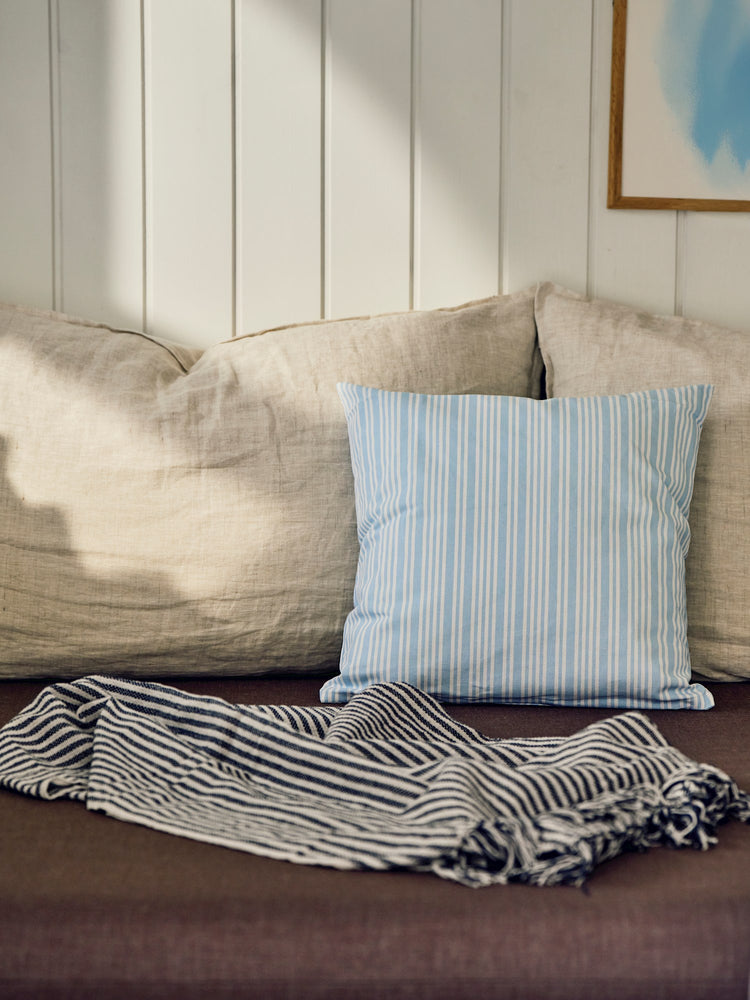 Decorative cushion 45 x 45