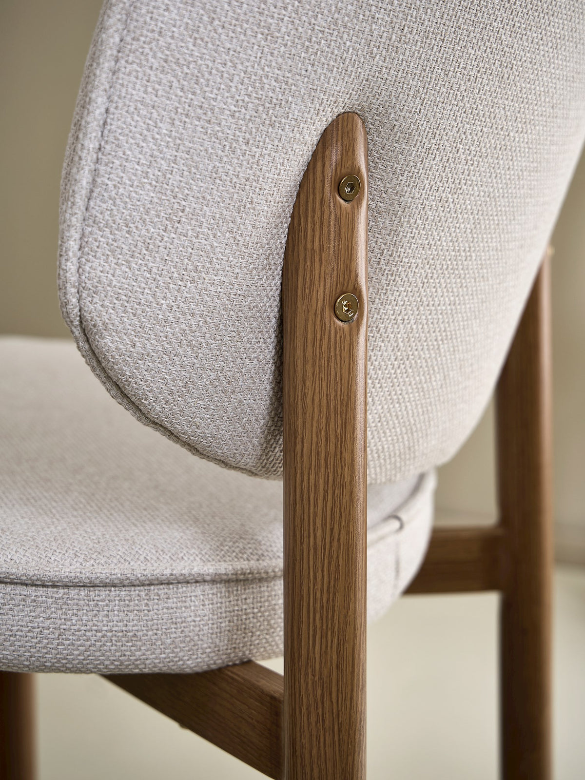 Dining chair with piping