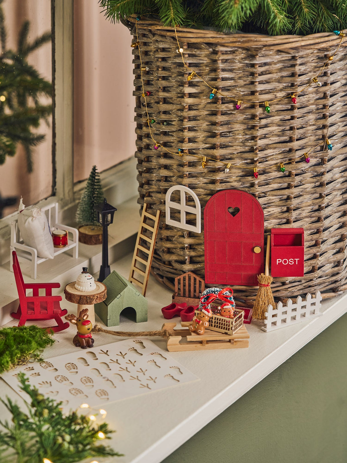 Advent calendar with 24 miniature items