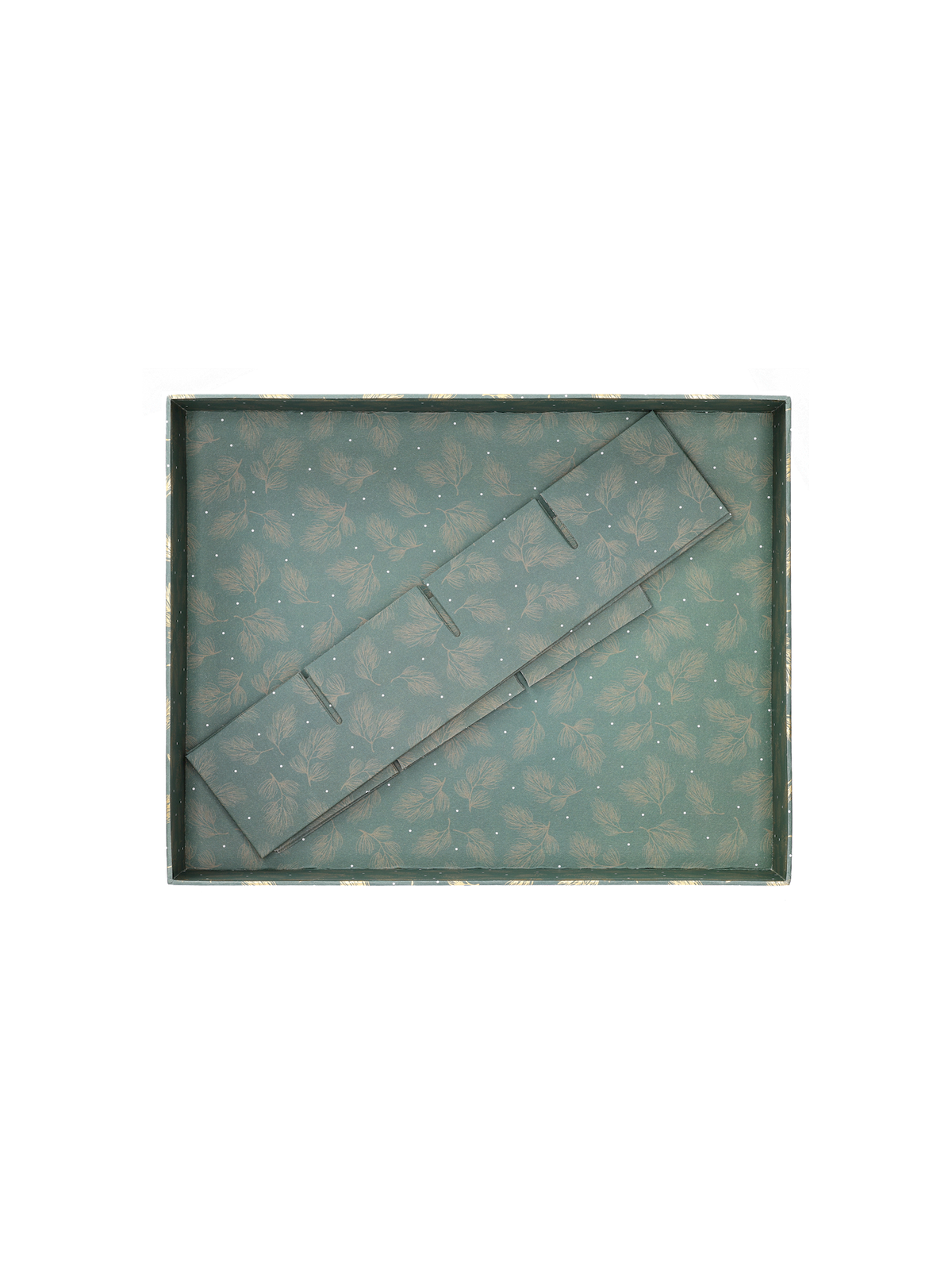 Box with dividers