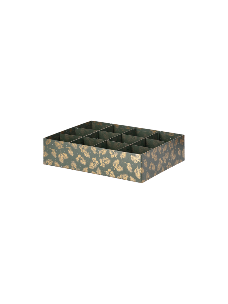 Box with dividers