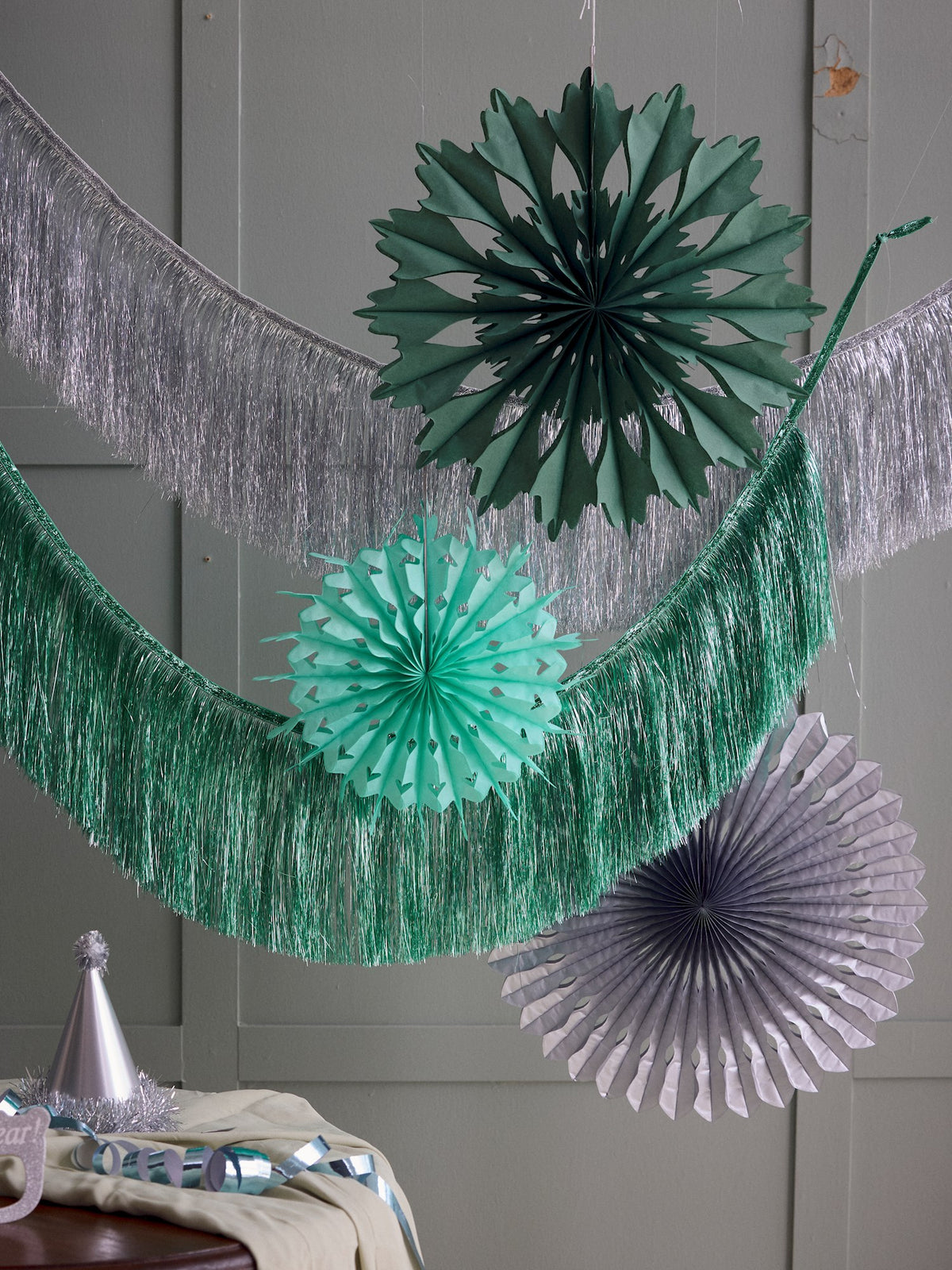 Garland frills