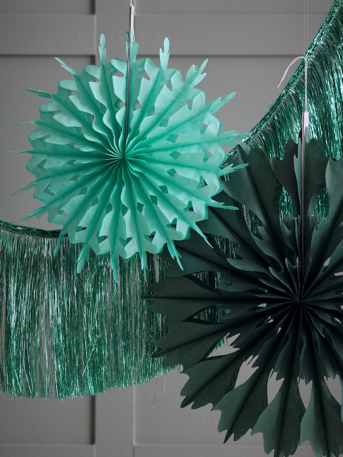 Hanging paper rosettes